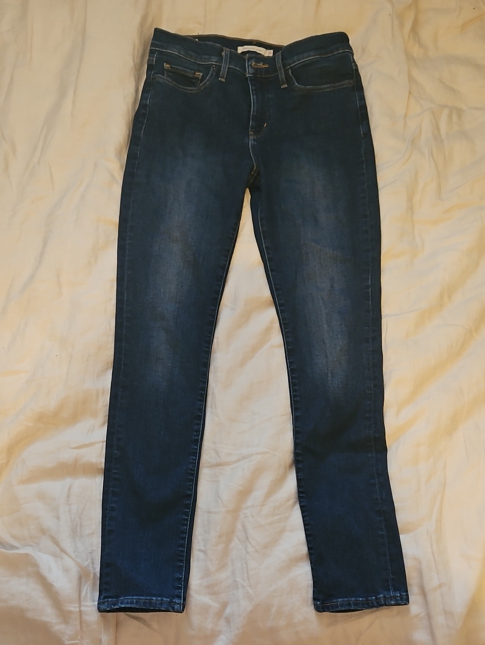 Women's Levi's Dark Blue Skinny Jeans - Sleek Mid-Rise Fit